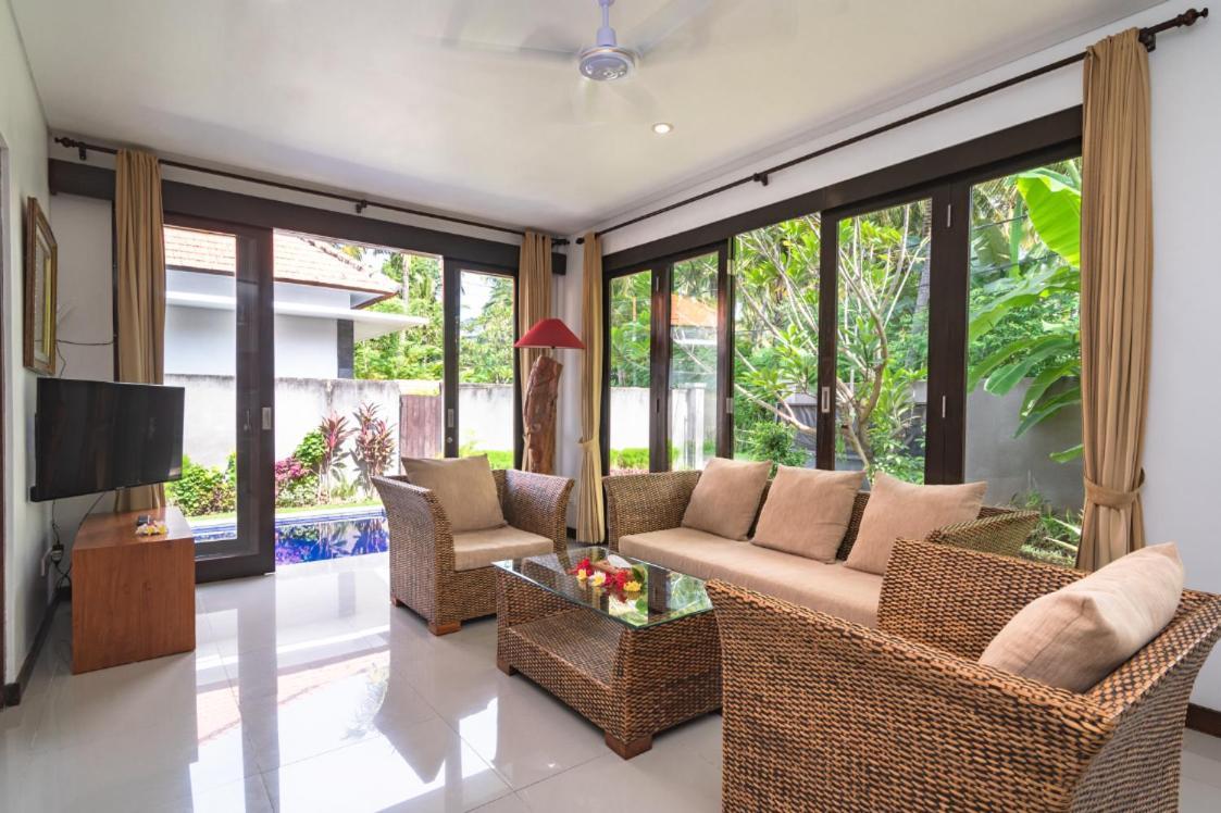 Villas Anna Bali ロヴィーナ エクステリア 写真