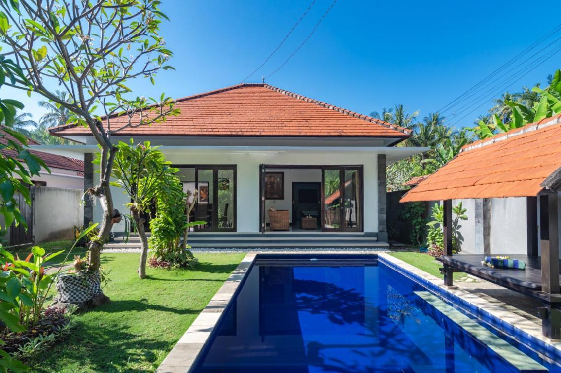 Villas Anna Bali ロヴィーナ エクステリア 写真