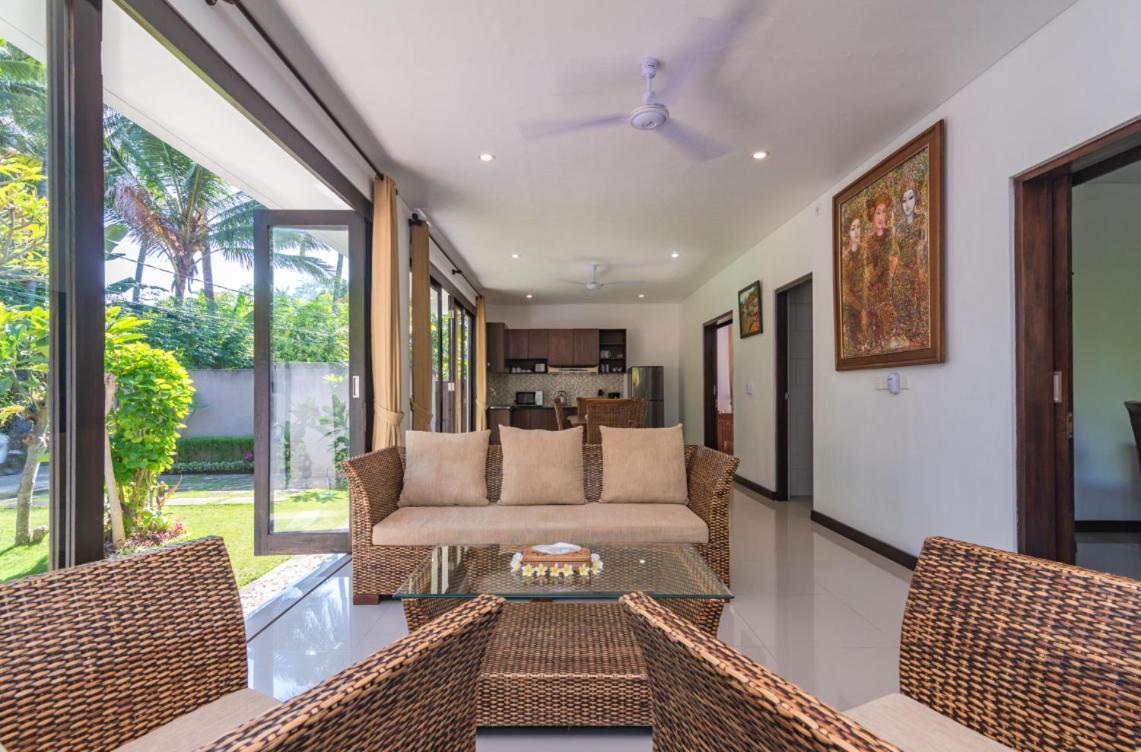 Villas Anna Bali ロヴィーナ エクステリア 写真
